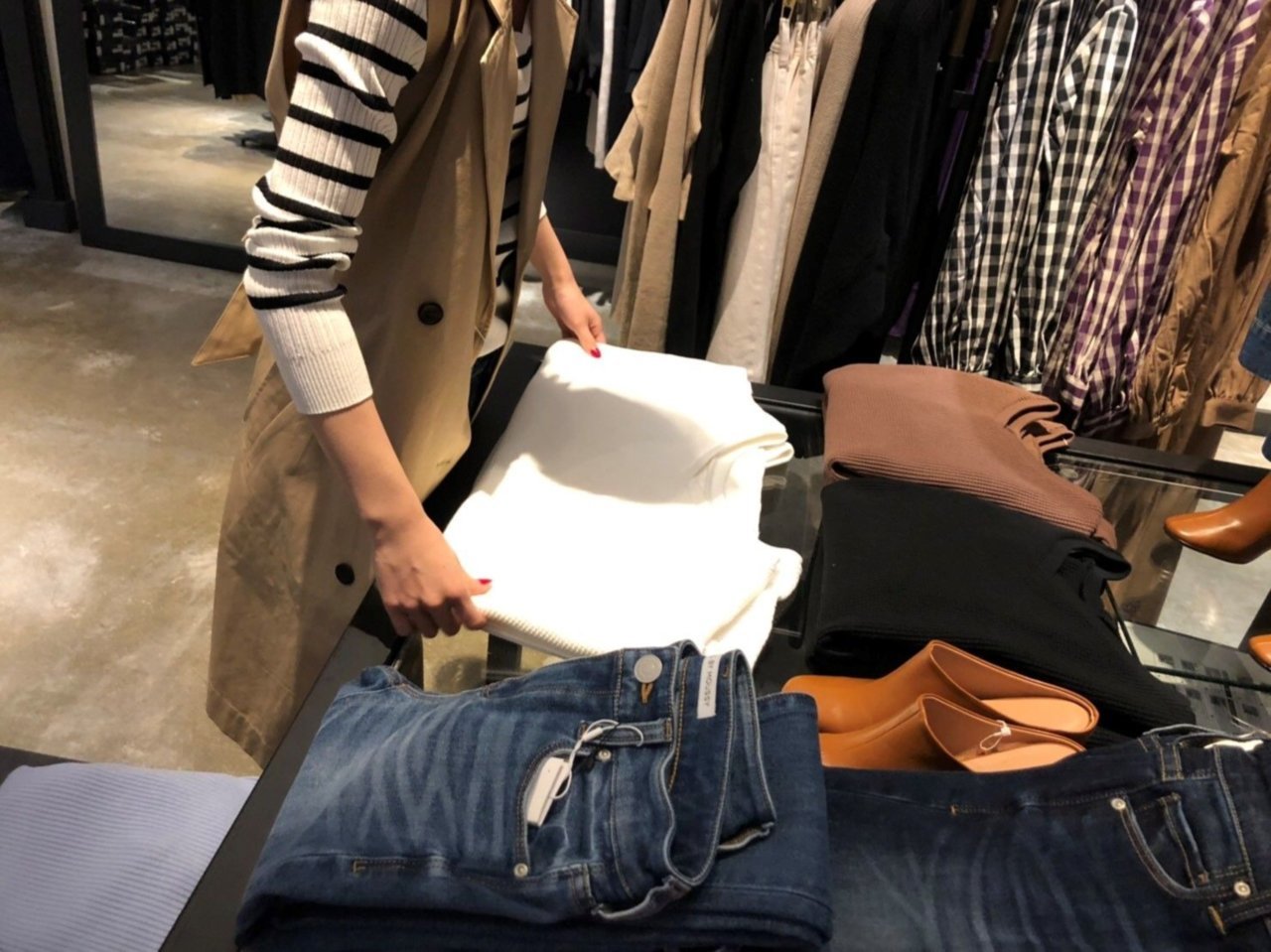 Azul By Moussy イオンモール苫小牧店 株式会社エリオアパレルのアパレル 靴 アクセサリー ジュエリー 販売スタッフ